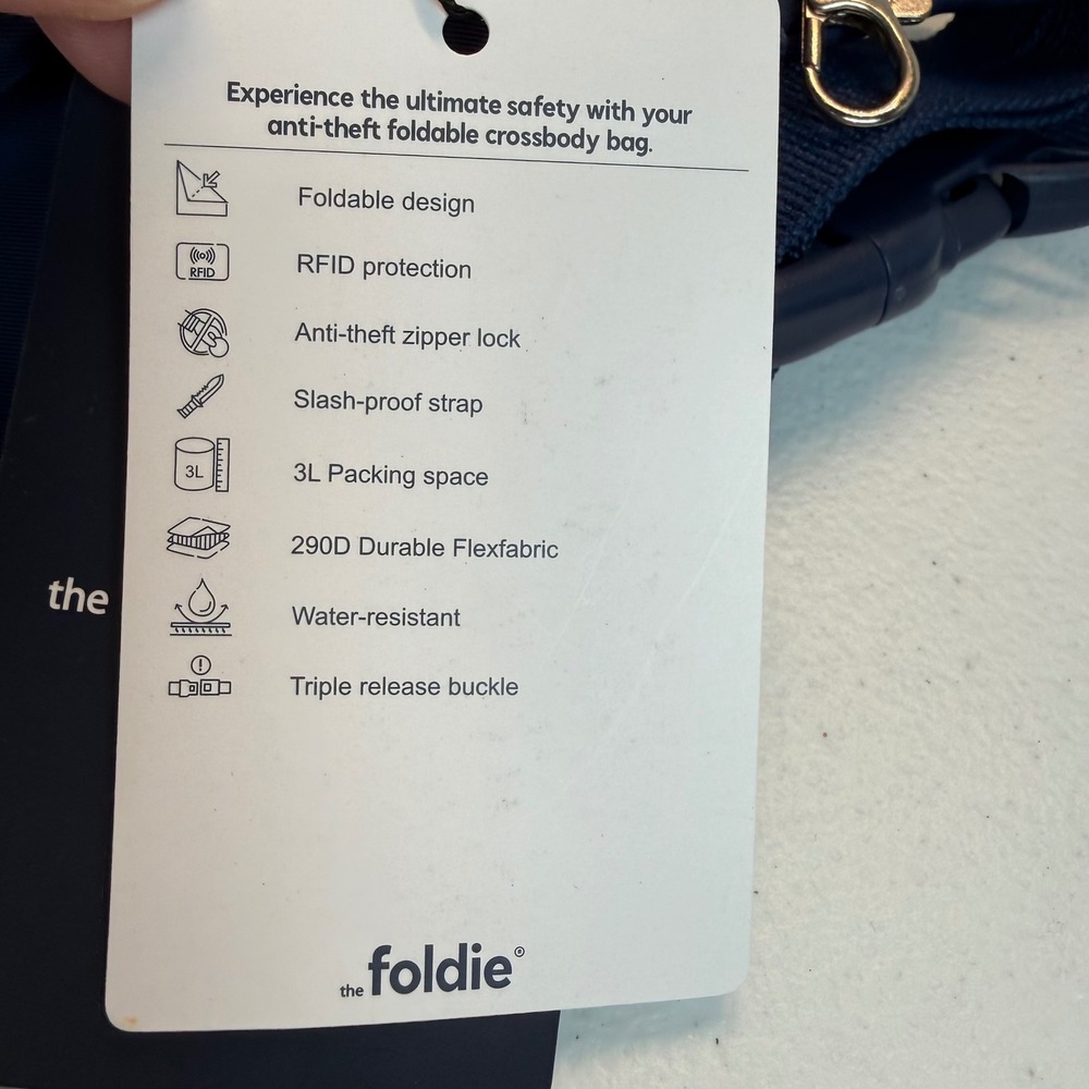 Foldie Foldable Crossbody Fannie Pack RFID-Safe Material Water Repellent Travel - Picture 4 of 10